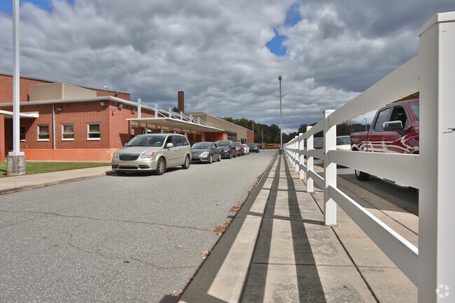 North West Middle School alt