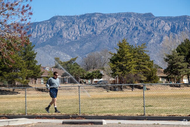 About Arroyo del Oso Schools Demographics Things to Do Homes com About Arroyo del Oso Schools Demographics Things to Do Homes com