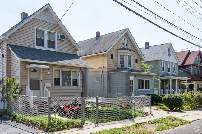 Grant City is one of Staten Island's smaller residential communities.
