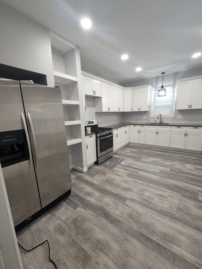 175 Abbott St unit 175-1, Lawrence, MA 01843 - photo 4