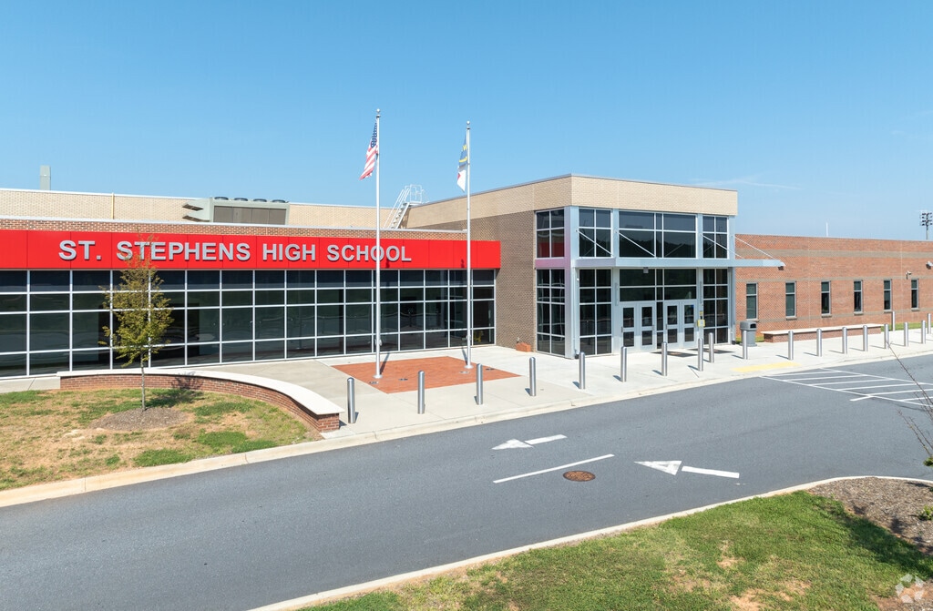 The entrance to Saint Stephens High School.
