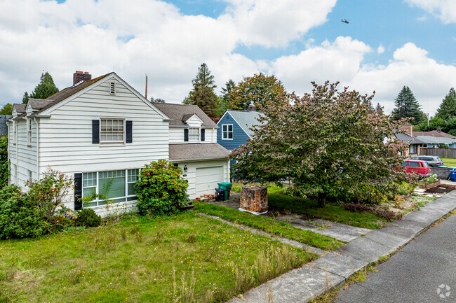 Carlyon-North offers charming homes with easy access to Washington’s top attractions.