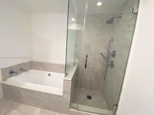 Aria on the Bay unit 4905, Miami, FL 33132 - photo 7