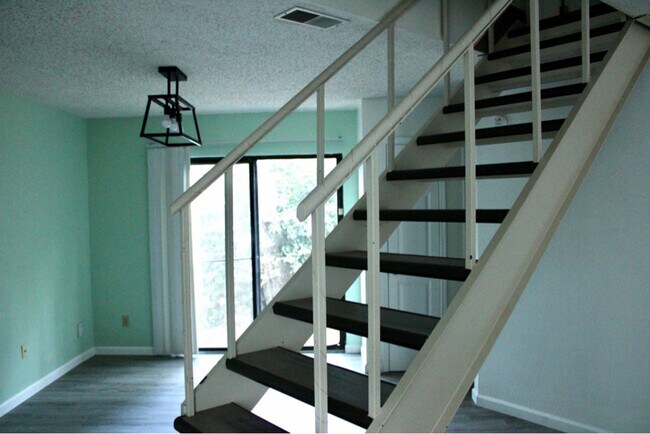 3747 Donovan Dr unit A, Tallahassee, FL 32309 - photo 4