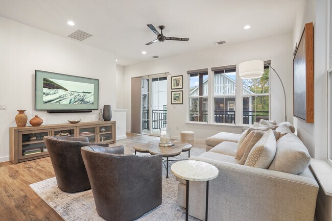 3809 Valley View Rd unit 11, Austin, TX 78704 - photo 5