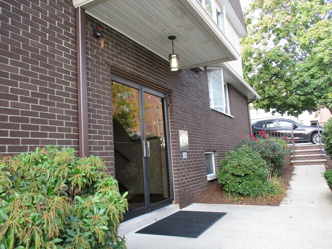 88 Feronia Way unit 1A, Rutherford, NJ 07070 - photo 3