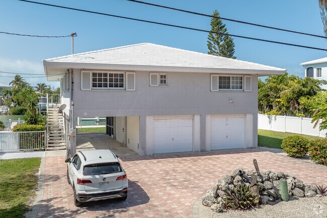 Rasied homes in Marathon, FL are perfect for large and growing families.