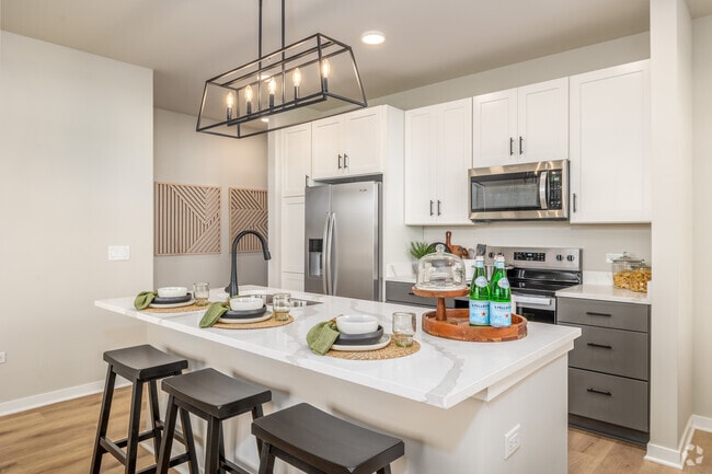 Seasons at Elgin, Elgin, IL 60124 - photo 4