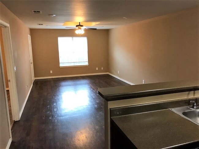 4267 Castlegate Dr unit 4267, Paris, TX 75462 - photo 2