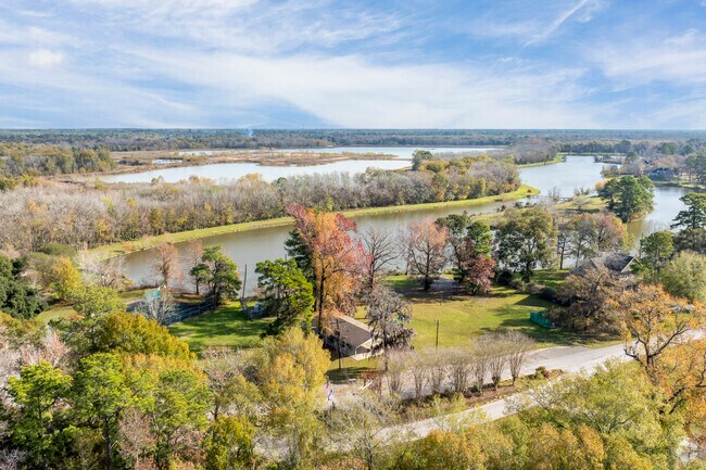 Discover tranquility in the simplicity of Jack Thornby Park.