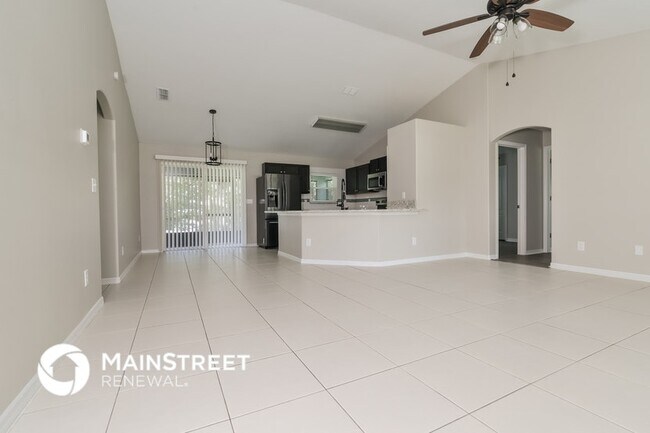 10612 Cedar Forest Cir, Clermont, FL 34711 - photo 5