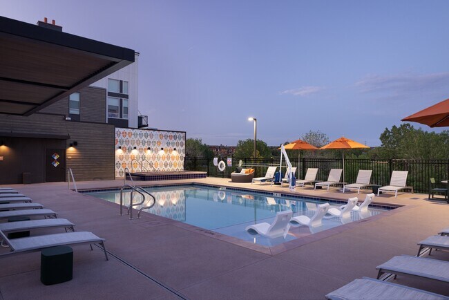 Alta Piney Creek, Aurora, CO 80016 - photo 5