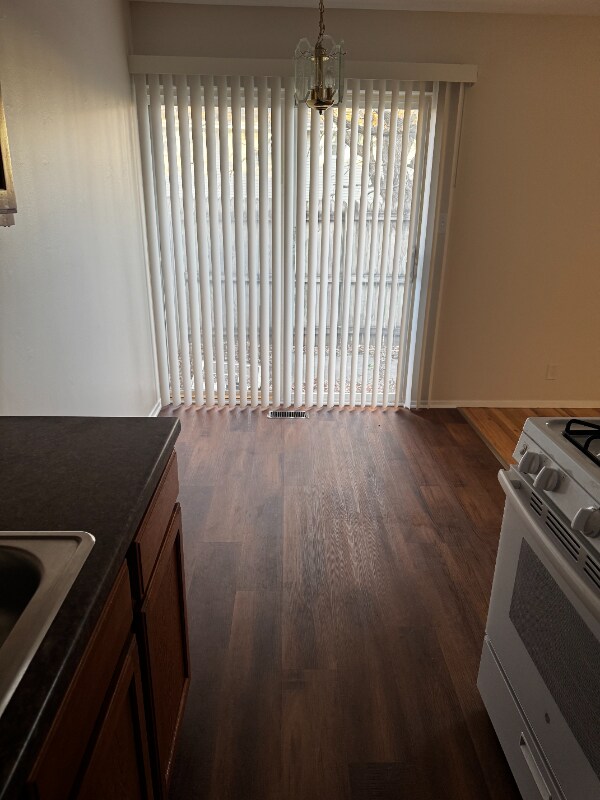 609 E 5th St, Des Moines, IA 50309 - photo 6