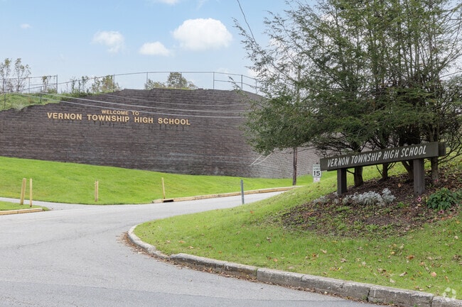 Vernon Township High School in Vernon, NJ gets an overall B- rating from Niche.