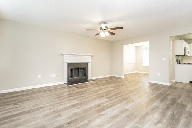 2099 Mulberry Ln, Lithonia, GA 30058 - photo 5