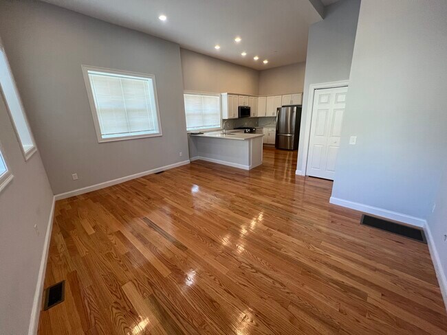 126 Cross St unit 6, Somerville, MA 02145 - photo 7