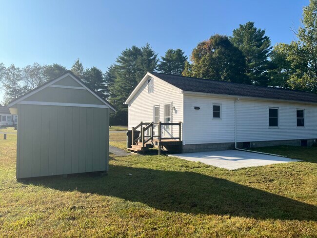 11 Loughran Dr unit 11 Loughran, Corinth, NY 12822 - photo 3