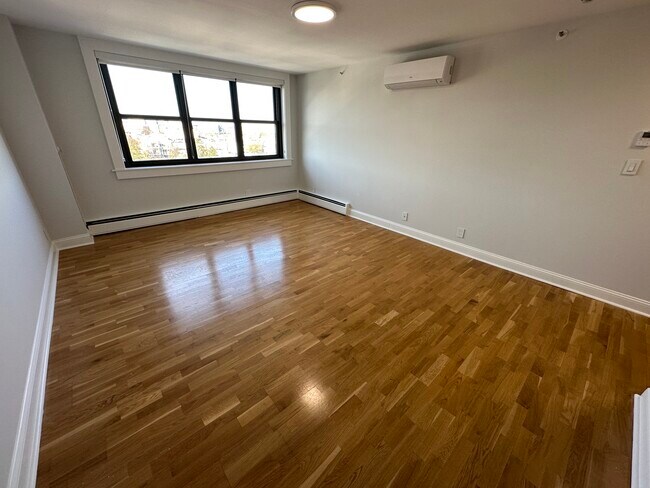 8 Douglas St unit 4, Boston, MA 02127 - photo 7