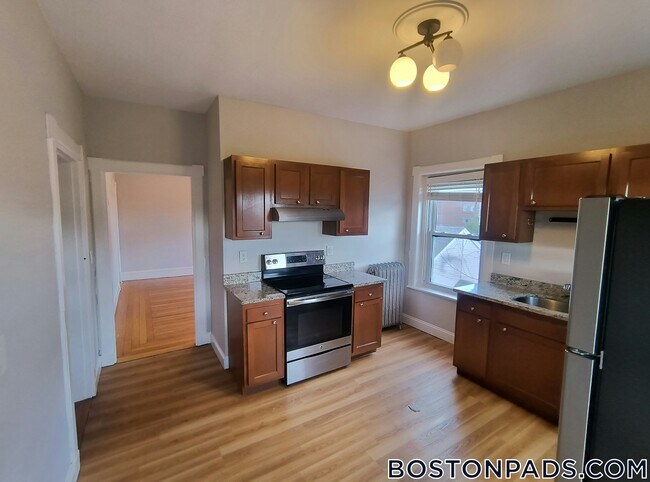 900 Massachusetts Ave unit 8, Cambridge, MA 02139 - photo 7