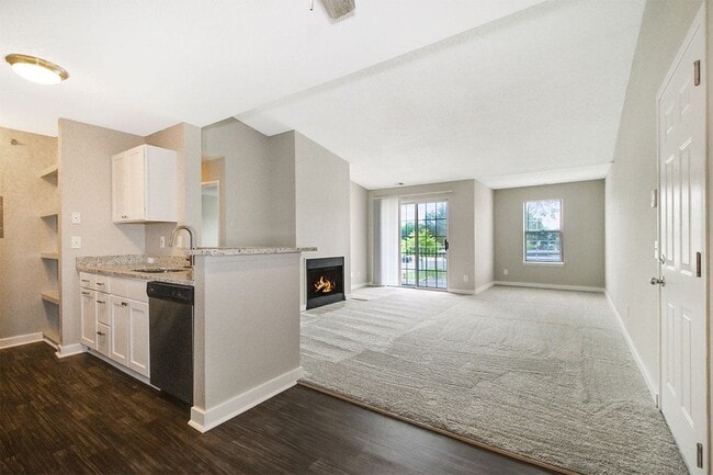 Cornerstone at Troy Apartments, Troy, MI 48083 - photo 2