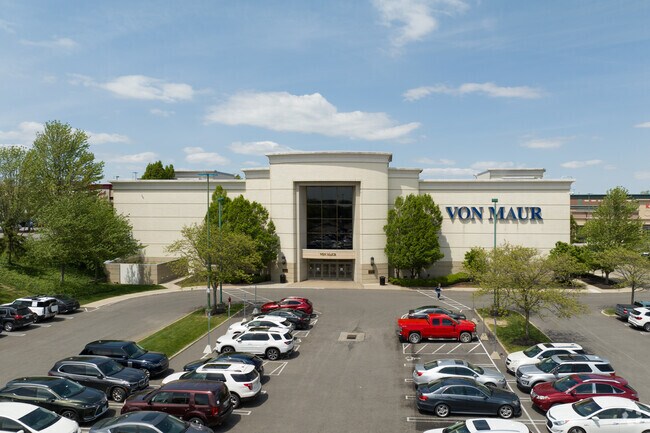 High end retailers such as Von Maur make up Polaris Fashion Place in Slate Hill.