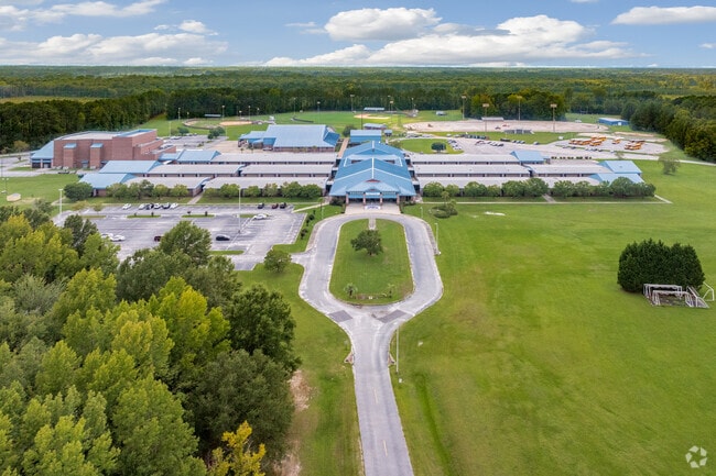 Crestwood High School offers advanced classes for students.