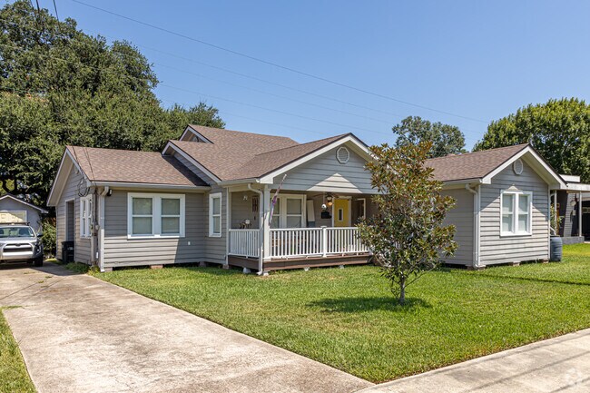 Cottage style homes are popular in the Downtown Lafayette area.