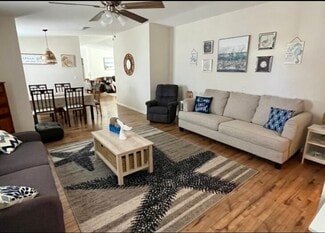 945 Plantation Rd, Key Largo, FL 33037