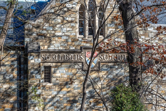 St. Albans School is a highly rated all boys boarding school in Massachusetts Heights.