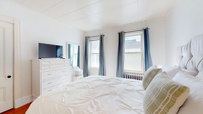 29 Montgomery St unit 1, Cambridge, MA 02140 - photo 5