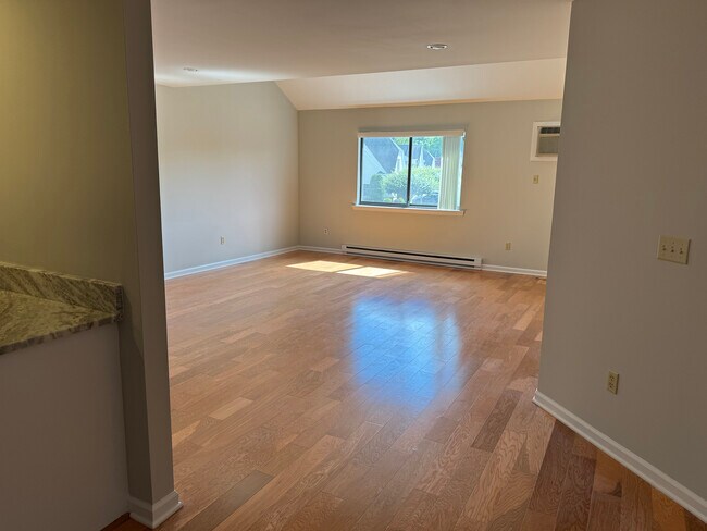 96 Danbury Rd unit G, Ridgefield, CT 06877 - photo 3