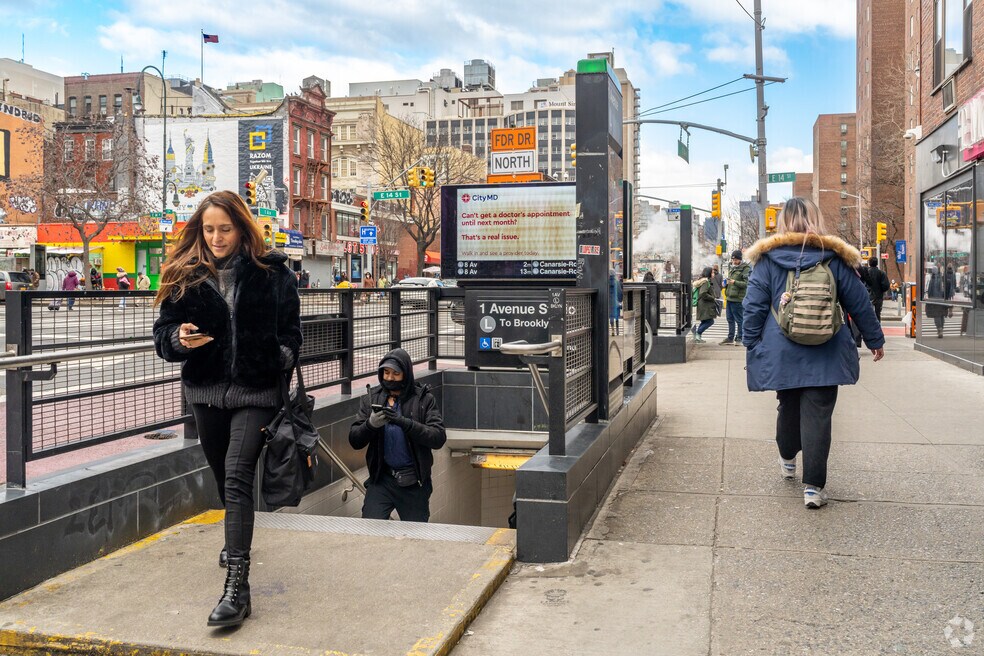 527151_Stuyvesant_102425_JW_V2