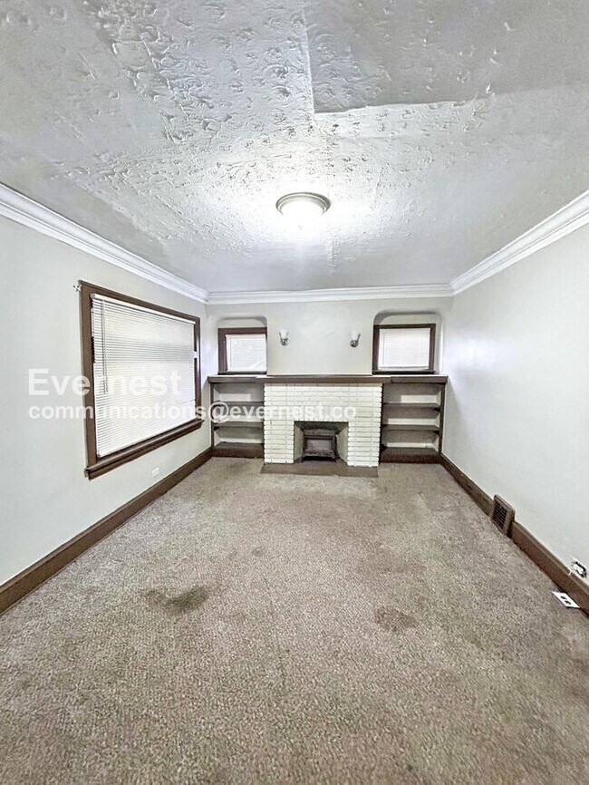 12110 Lenacrave Ave unit 2, Cleveland, OH 44105 - photo 5