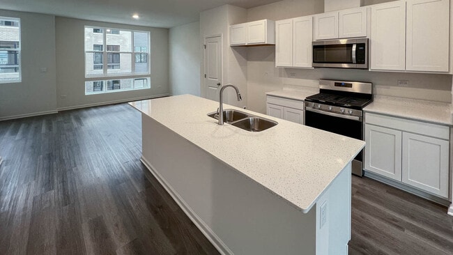 383 Summit Cir, Lombard, IL 60148 - photo 3