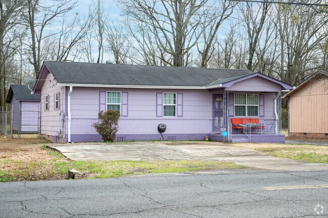 In Roosevelt, modern-style homes are popular in the neighborhood.