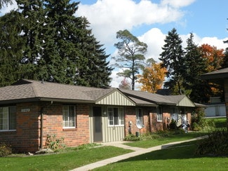 14380 N Cheshire St, Burton, OH 44021