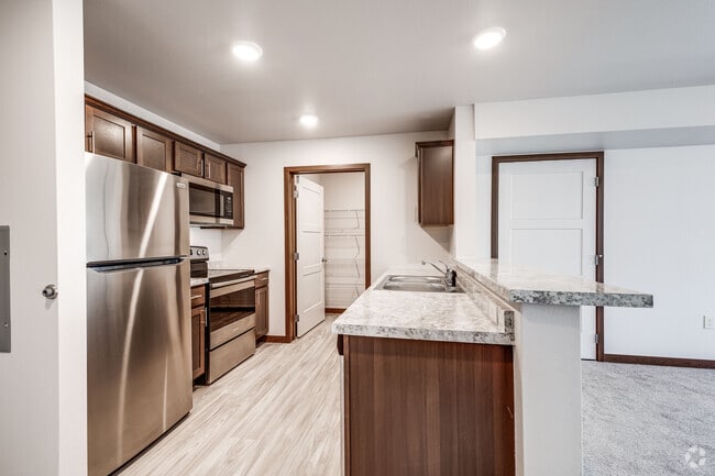 The Pines on 33rd, Saint Cloud, MN 56301 - photo 2