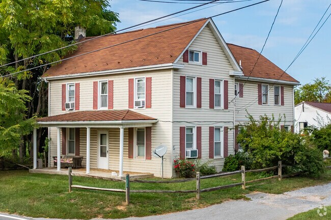 Prices for single family homes in Pinesburg range from $220,000 to $330,000.