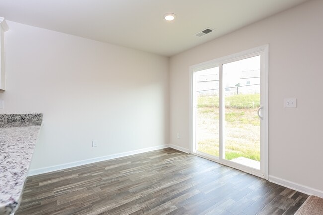 2199 Southlea Dr, Inman, SC 29349 - photo 6