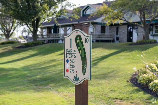 The Chicago Heights East Golf course is located near the West End area.