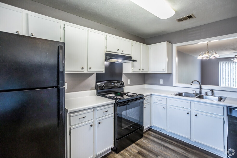 Trace Ridge, Tupelo, MS 38804 - photo 1