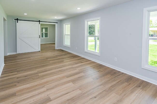 1304 Aston St, Athens, AL 35611 - photo 6