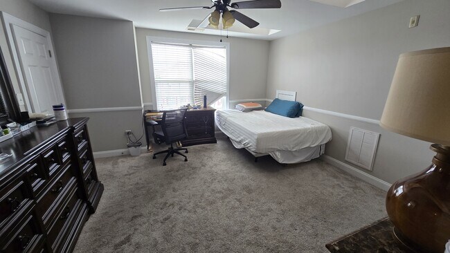 10321 Sablewood Dr unit 106, Raleigh, NC 27617 - photo 5