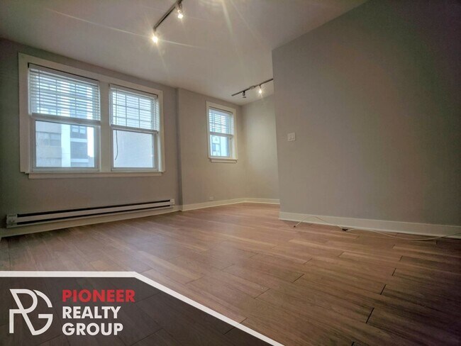 515 W Belmont Ave unit 2, Chicago, IL 60657 - photo 5