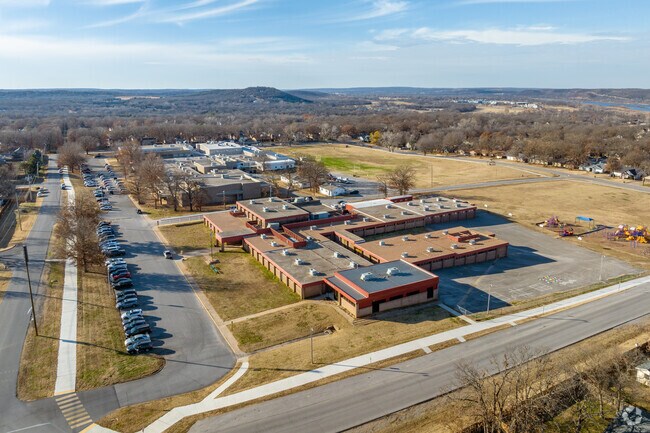 Children can easily walk or bike to Pratt elementary in Prattville.