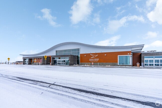 The Pullman Moscow regional airport provides flights to and from Seattle from Pullman.