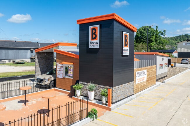 Biggby Coffee is located along Route 7 near Rome, offering espresso drinks, smoothies, and breakfast snacks.