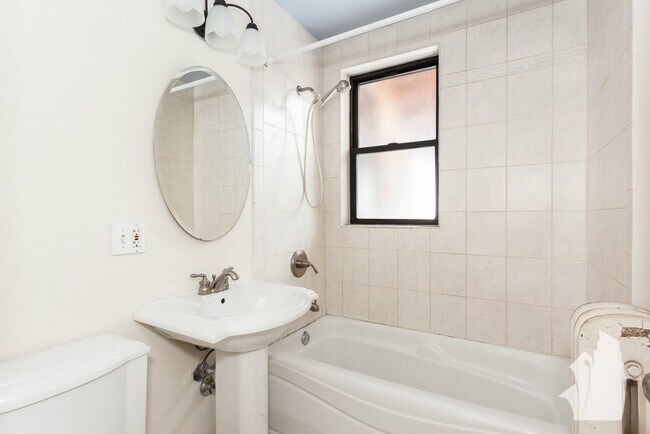 742 W Addison St unit 2E, Chicago, IL 60613 - photo 3
