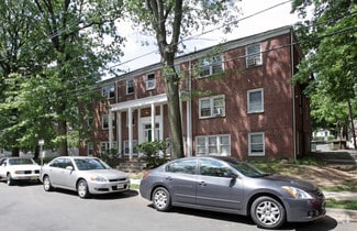 25 Civic Square W, Irvington, NJ 07111