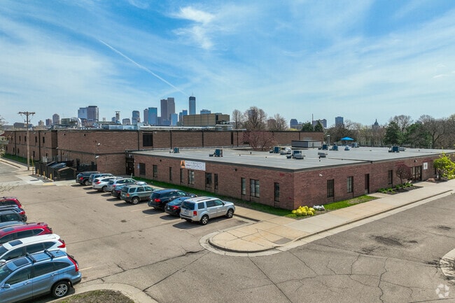 Bethune Elementary School’s minority student enrollment is 91%.